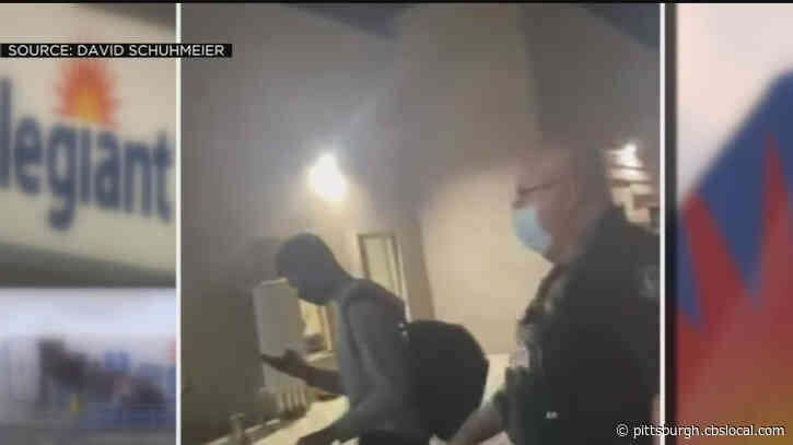 Passengers Outraged After Black Teens Forced Off Flight In Mask Dispute