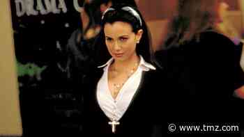 Catherine Wyler in 'Not Another Teen Movie' 'Memba Her?!