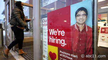 US unemployment claims fall slightly to 793,000 with layoffs high