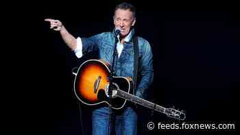 Bruce Springsteen DWI arrest documents show singer first refused breath test, 'smelt strongly of alcohol'