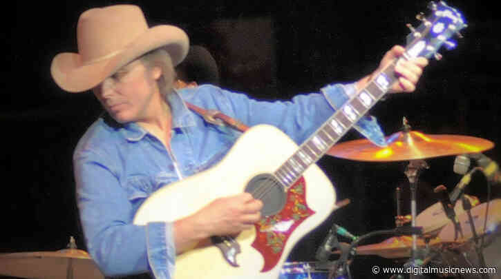 Dwight Yoakam Sues Warner Music Group for Refusing to Hand Back His Masters