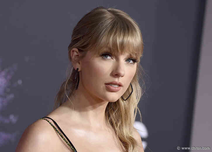 Taylor Swift has finished redoing sophomore album 'Fearless'