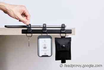 HUB minimalist magnetic organiser