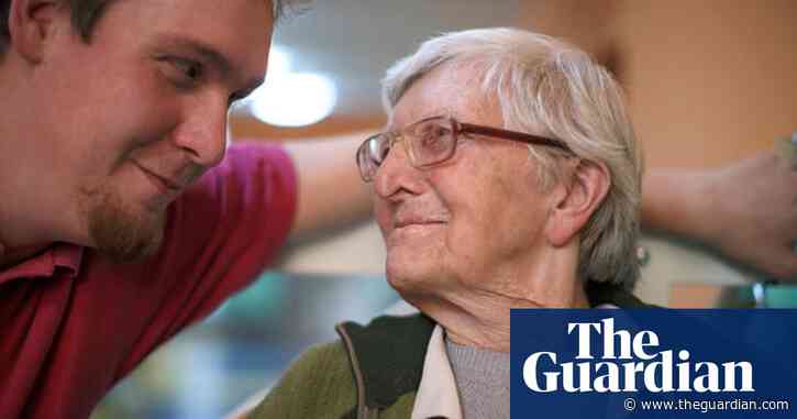 Thousands of live-in care staff in England still to receive Covid vaccine