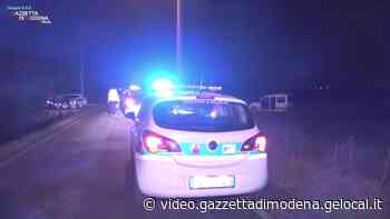 Modena, furgone pirata provoca incidente lasciando una donna ferita - Gazzetta di Modena