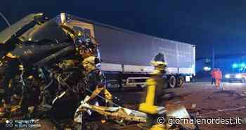 Pordenone-Oderzo bloccata all’alba a Mansué per un incidente tra due camion. Feriti i due autisti - Giornale Nord Est