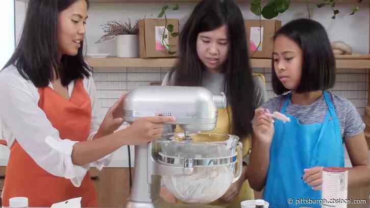 Sisters Spreading Kindness Through Delicious Cookies