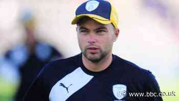 Jake Lintott: Warwickshire sign ex-Hants & Glos spinner on three-year deal