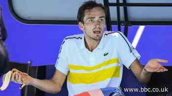 Tennis star's coach walks out as he blows two-set lead