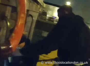 Met Police shut down illegal Covid party on River Lea