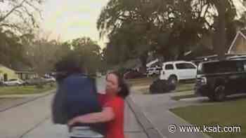 Video: Mom tackles man accused of peeking in daughter’s bedroom in Houston area - KSAT San Antonio
