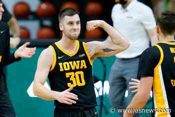 Wieskamp-Led No. 15 Iowa Routs Michigan State 88-58