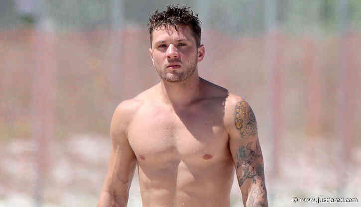 Ryan Phillippe Says He's Ready to 'Get Old,' Will Hold a Funeral for His Abs