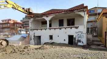 Ardea, demolita una casa abusiva sul lungomare - IlFaroOnline.it