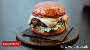 Covid: Michelin-starred restaurants sell gourmet burgers