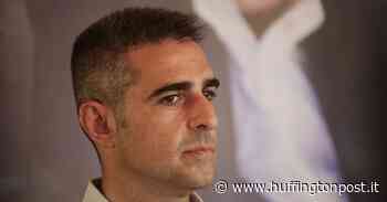 Pizzarotti: "Per i 5 Stelle è finita la farsa. Di Battista? Fermo a 10 anni fa. Non si è mai sporcato le mani" - L'HuffPost