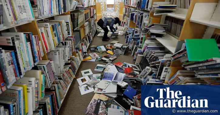 Strong earthquake off Fukushima shakes Japan – video