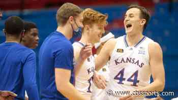 College basketball rankings: Kansas back in Coaches Poll top 25; Big Ten dominates top five