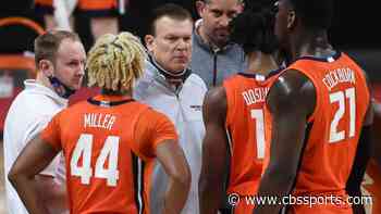 College basketball rankings: Illinois surges into top five; Kansas rejoins AP Top 25 poll
