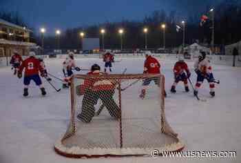 World's Longest Hockey Game Played in Deep Freeze in Alberta