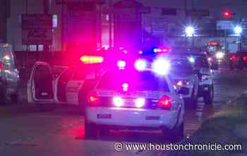Man found shot to death in road in west Houston - Houston Chronicle
