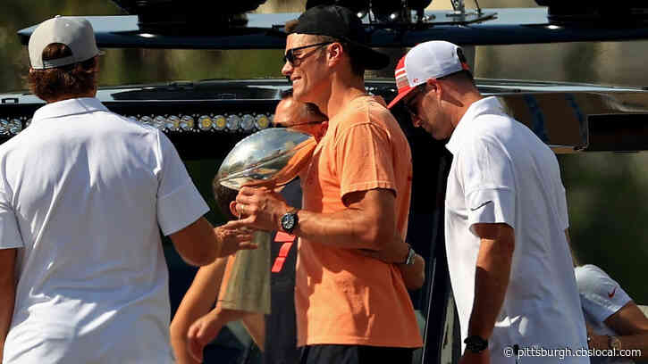 Tom Brady ‘Disgraced’ Super Bowl Trophy During Parade And Owes Apology, Creator’s Daughter Says