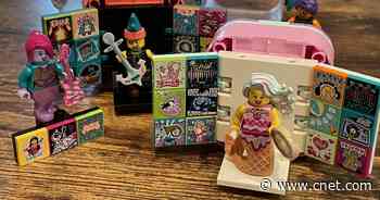 Lego Vidiyo hands-on: An AR-powered music video app with scannable minifigures     - CNET