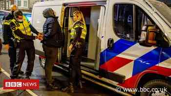 Covid: Dutch crisis as court orders end to Covid curfew