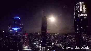 Meteor lights up Melbourne skies
