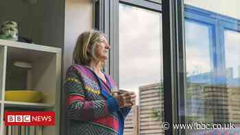 Covid-19: Self-isolation support 'not working' in England, unions say