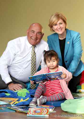 Homebuilder helps deliver 7,000 books to children around Belfast as it celebrates one-year of bringing the Dolly Parton Imagination Library to the city - Love Belfast