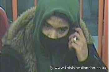 Man robbed on train between Wimbledon and Worcester Park