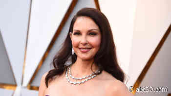 Actress Ashley Judd describes how she 'nearly lost' her leg in Congo