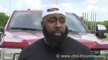 ’A lot of hungry people out here’: Houston’s Trae tha Truth buys food for those in need during winter storm - KPRC Click2Houston
