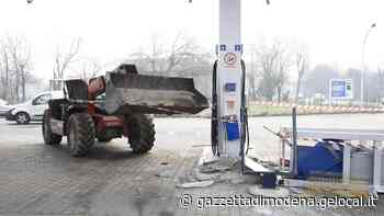 Carpi, assalto con trattore al distributore Q8 - La Gazzetta di Modena