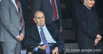 Bob Dole says he's been diagnosed with stage 4 lung cancer - CBS News