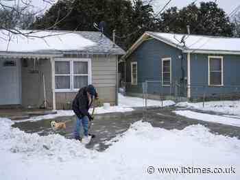 Deadly winter storm blankets eastern US in snow