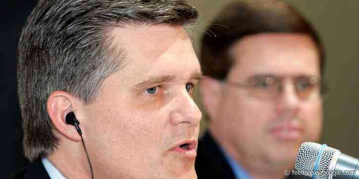 Walmart just announced record US sales, and it sees more stimulus checks bringing another 'boost'