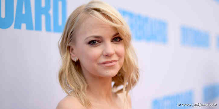 Anna Faris Is Creating a Party Game Called 'Dealbreakers'!