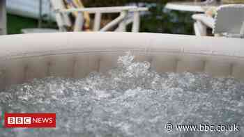 Covid: Walton-le-Dale hot-tub party sees lockdown fines issued