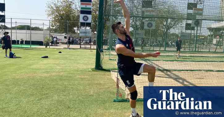 England fast bowlers queueing up to get hands on pink ball for floodlit Test