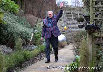 Bexleyheath centenarian walks laps of his garden for the NHS