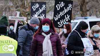 Opinion: Shifting coronavirus targets irk many Germans | DW | 18.02.2021 - DW (English)