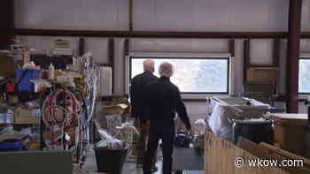 Rep. Grothman tours Lodi medical supply manufacturer - WKOW