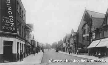 Compare pictures of a hall in Loughton, Essex, in 1915 with modern day