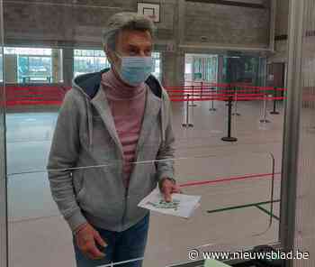 Willy Sommers toont hoe het moet: “Als een leeuw in een kooi tegen het virus”