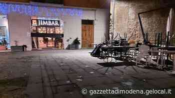 Sassuolo Maxi rissa in centro, sfondata una vetrina - La Gazzetta di Modena