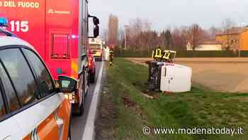 Furgone fuori strada lungo la Canaletto, disagi alla periferia di Modena - ModenaToday