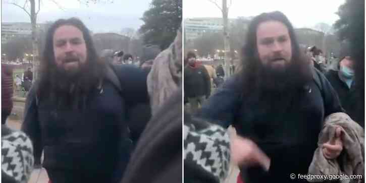 An Arkansas man stormed the Capitol waving the US flag and used its pole to beat a police officer, said a federal grand jury. He faces up to 40 years in prison.