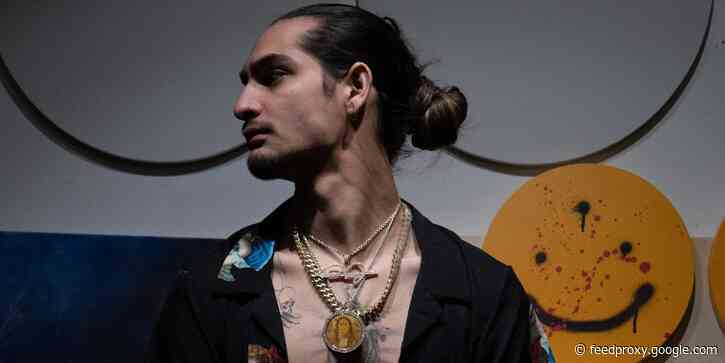 A 24-year-old who got laid off from Disney turned his art side hustle into a 6-figure income and is doing business almost entirely on Instagram